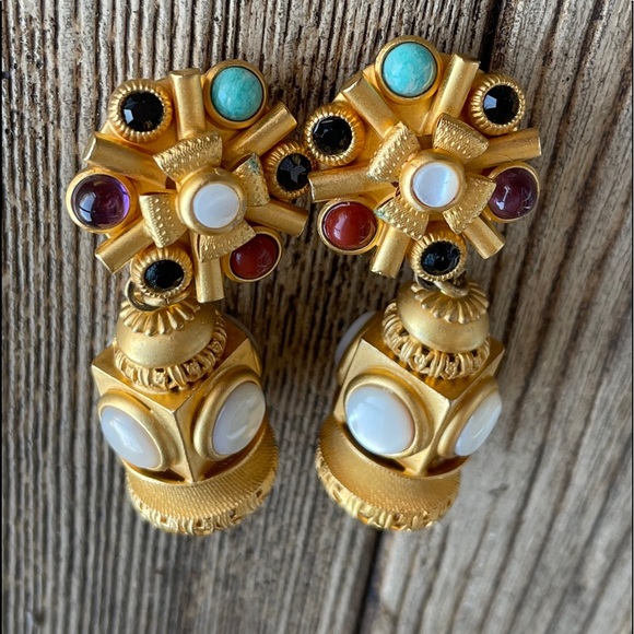 Natasha Stambouli Matte 24k Gold Plated Clipons - Picture 12 of 16